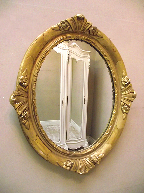 DECORATIVE OVAL MIRROR